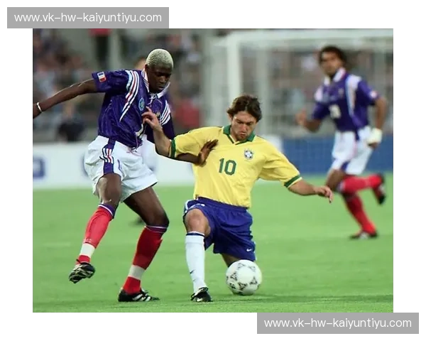 勒阿弗尔的蓝，朗斯的红：一场足球的命运交响曲